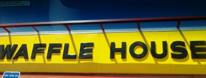 Waffle House is one of สถานที่ที่ Chester ถูกใจ.