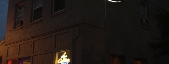 NaKato Bar & Grill is one of Lugares favoritos de Gunnar.