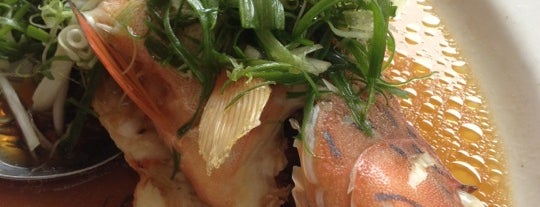 Zai Shun Curry Fish Head Seafood 载顺小食（夜市） is one of Sergey: сохраненные места.