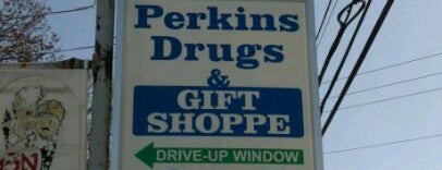 Perkin's is one of สถานที่ที่ Lauren ถูกใจ.