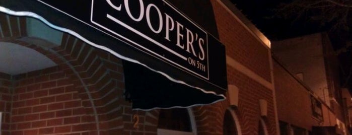 Cooper's on 5th is one of Cale'nin Beğendiği Mekanlar.