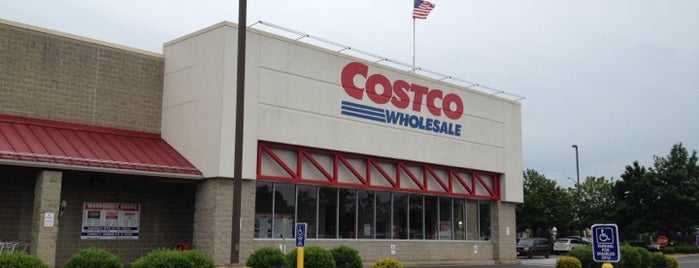 Costco is one of สถานที่ที่ Jason ถูกใจ.