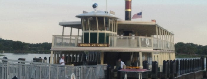 Admiral Joe Fowler Ferryboat is one of Posti che sono piaciuti a Scott.