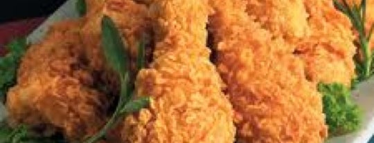 Fried Chicken Place is one of Locais curtidos por Darren.