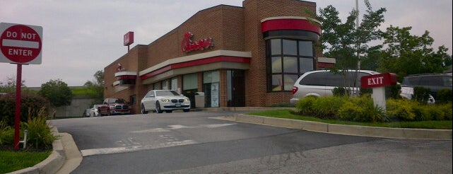 Chick-fil-A is one of Lugares favoritos de Clint.