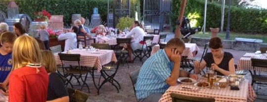 Osteria Dell Ignorante is one of Spots with "Social WIFI".