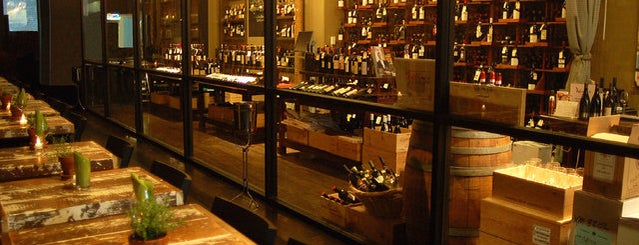 Maslow 6 Wine Bar and Shop is one of Posti salvati di JYOTI.