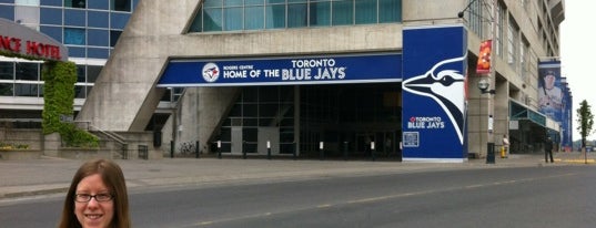 Rogers Centre is one of Places I Wanna Visit This Summer.