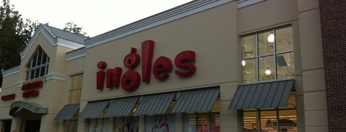 Ingles Market is one of Locais curtidos por Theo.