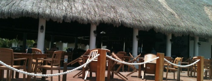 The Money Bar is one of Restaurantes en Cozumel.