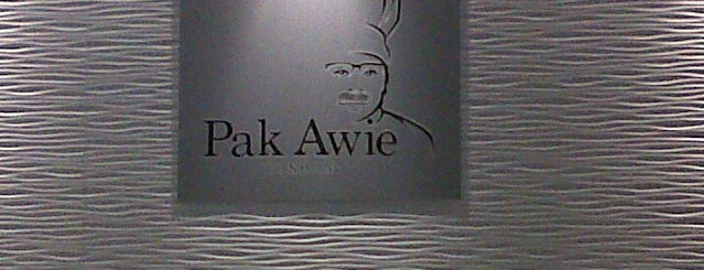 Pak Awie is one of Restaurants With Halal Meat.