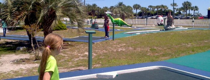 Jekyll Island Mini Golf And Bike Rentals is one of St Simons Island Things to Do.