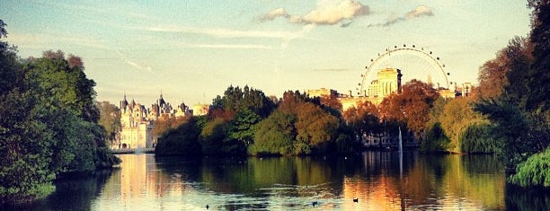 St James's Park is one of London Places.