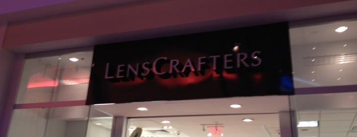 LensCrafters is one of สถานที่ที่ Cristina ถูกใจ.