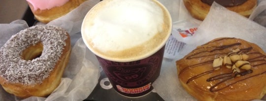 Dunkin' is one of Ricardoさんのお気に入りスポット.
