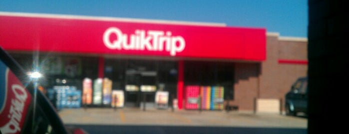 QuikTrip is one of สถานที่ที่ Vic ถูกใจ.