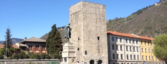 Piazza Vittoria is one of Lugares favoritos de Vasco.