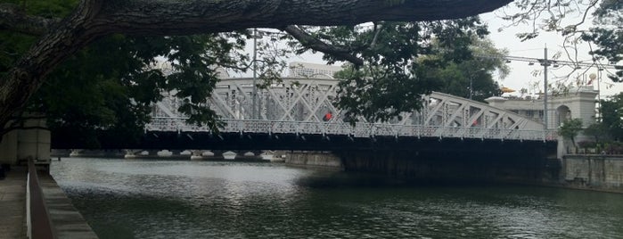Anderson Bridge is one of Singapore Civic District Trail.