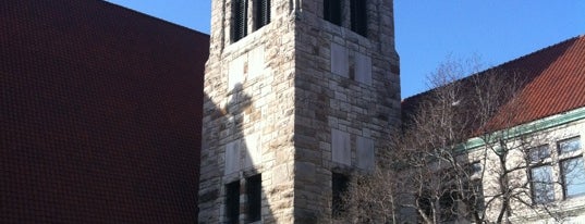 Grace & Holy Trinity Episcopal Cathedral is one of Becky Wilson'un Beğendiği Mekanlar.