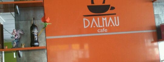 Dalmau Cafe is one of Tempat yang Disukai Jorge.