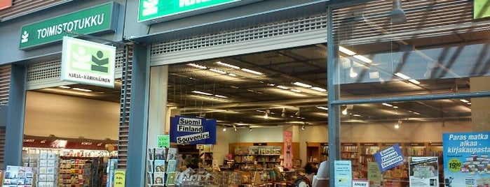 Suomalainen kirjakauppa is one of Lugares favoritos de Sirpa.