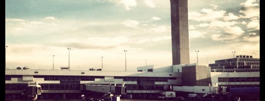 Aéroport international de Denver (DEN) is one of Denver Travel.