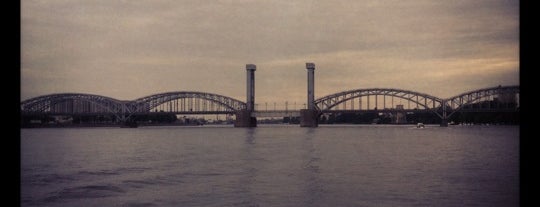 Шлиссельбургский Мост is one of Lieux qui ont plu à Юлия.