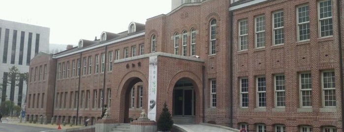 Dong-A Univ. museum 동아대학교 박물관 is one of Busan #4sqCities.