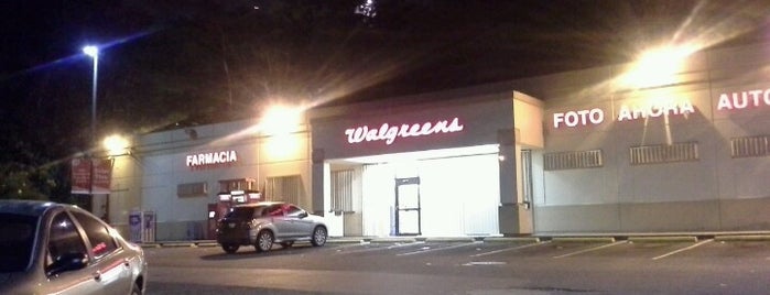 Walgreens is one of Orte, die Cristina gefallen.