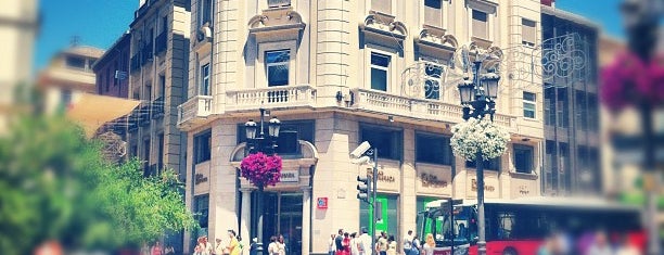 Plaza Puerta Real is one of Posti che sono piaciuti a Mustafa.