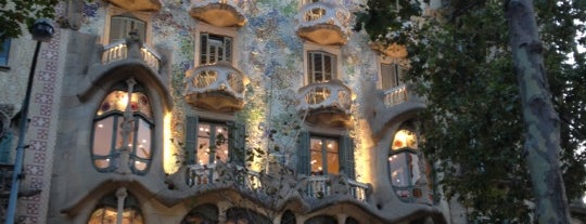 Casa Batlló is one of สถานที่ที่ Dimitris ถูกใจ.