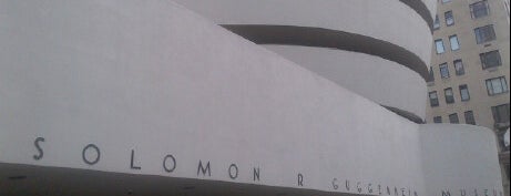 Solomon R Guggenheim Museum is one of Traveling New York.
