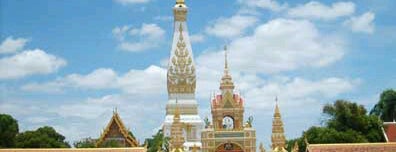 Wat Phra That Phanom is one of ไหว้พระ.