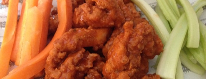 Chiltepino's Wings is one of Locais curtidos por Heshu.