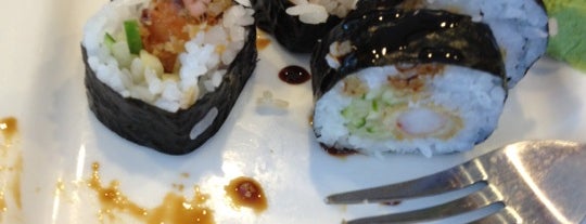 Hakuya Sushi is one of สถานที่ที่ Michael ถูกใจ.