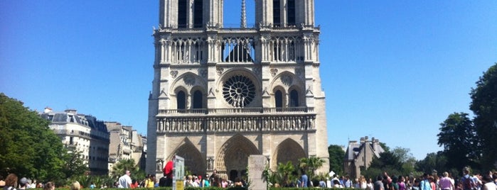 Catedral de Notre-Dame de Paris is one of Paris.