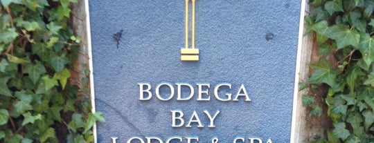 Bodega Bay Lodge is one of Tempat yang Disukai Corey.