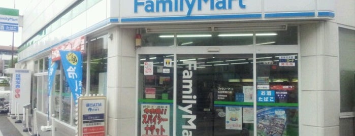 FamilyMart is one of コンビニ (Convenience Store).