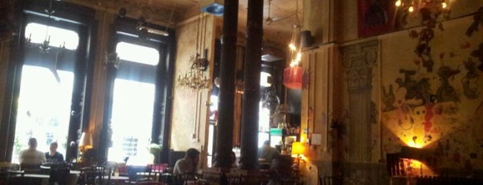 Csendes Vintage Bar & Cafe is one of StorefrontSticker City Guides: Budapest.