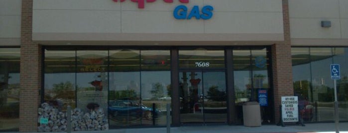 Hy-Vee Gas is one of Marniさんのお気に入りスポット.