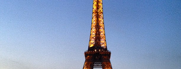 Eiffel Tower is one of Places To See Before I Die.