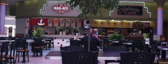 Merle Hay Mall Food Court is one of Tempat yang Disukai Meredith.