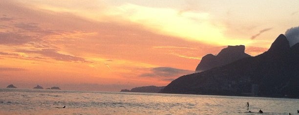 Praia do Arpoador is one of Rio De Janeiro Essentials.