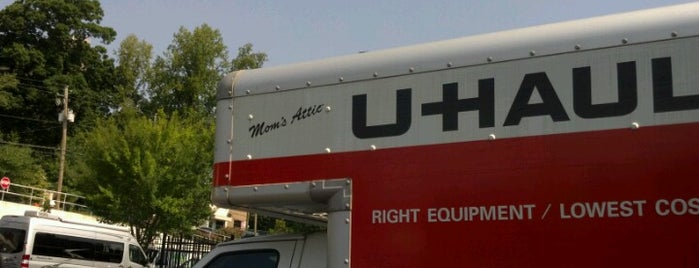 U-Haul Neighborhood Dealer is one of Chesterさんのお気に入りスポット.
