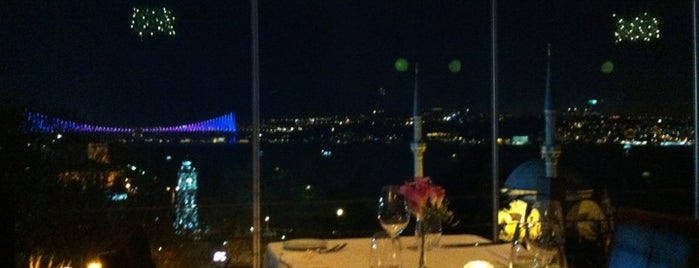 Topaz Restaurant is one of Istanbul.