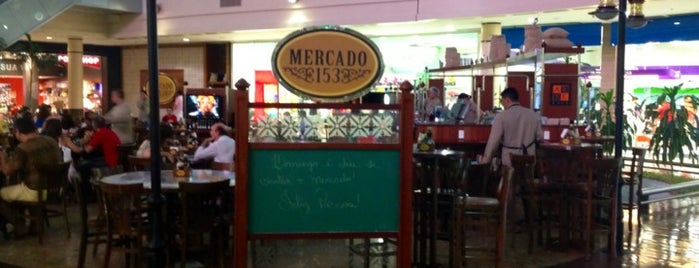 Mercado 153 is one of สถานที่ที่ George ถูกใจ.