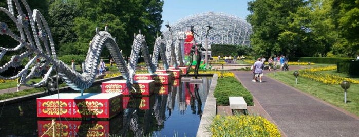 Missouri Botanical Garden is one of What makes St. Louis AWESOME!!!.