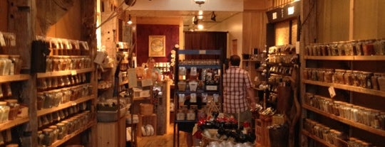 The Spice & Tea Exchange of Sarasota is one of Tempat yang Disukai Bev.