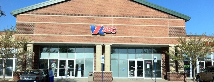 Virginia ABC Store is one of Lieux qui ont plu à Eric.