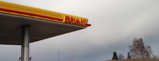 Shell is one of Stanisławさんのお気に入りスポット.